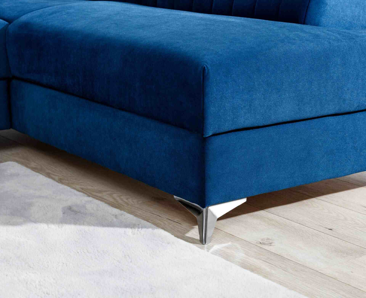 Wunderschönes L-förmiges Sofa in blauer Farbe