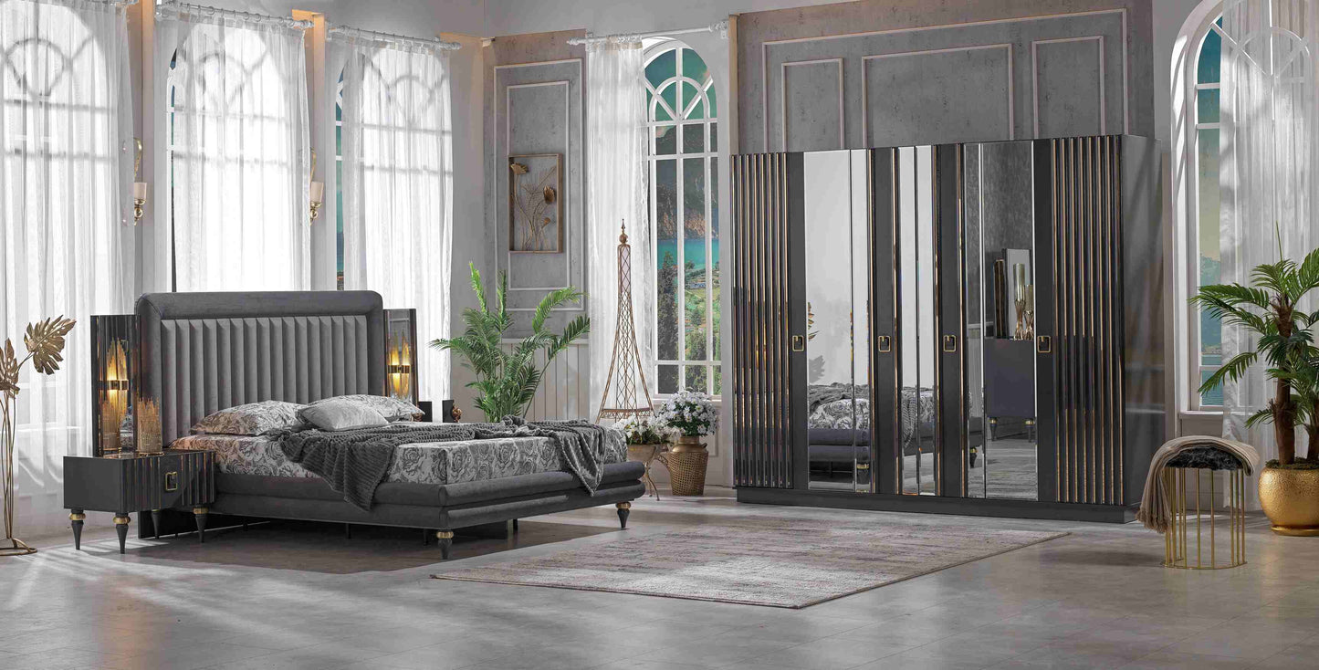 Komplettes Schlafzimmer mit einem antoryumgold 3450 × 1753 Pixel großen Doppelbett und einem schönen Kleiderschrank