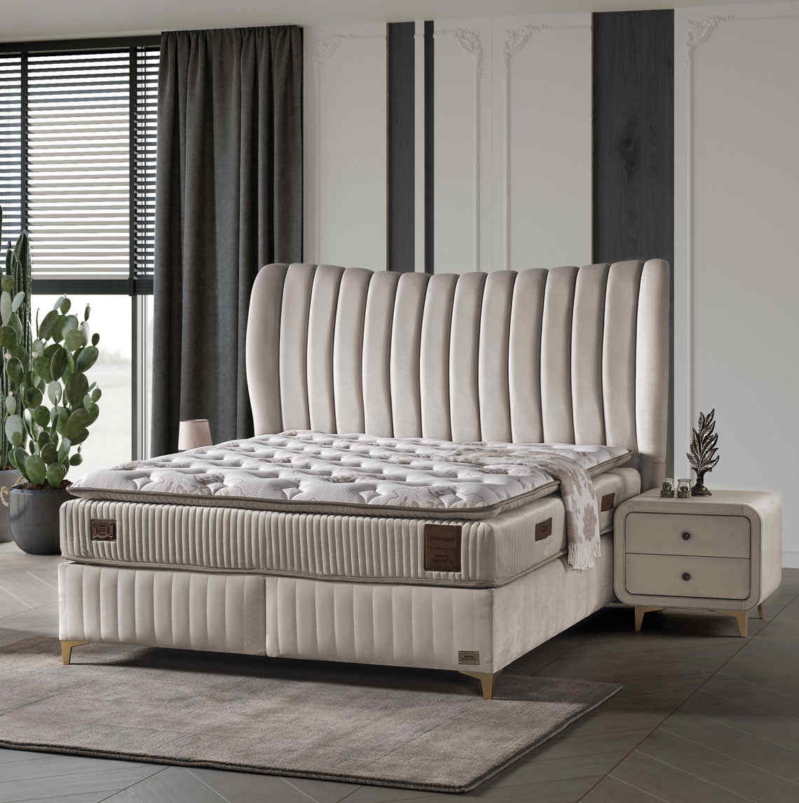 Wunderschönes Boxspringbett Premium in cremefarbener Farbe